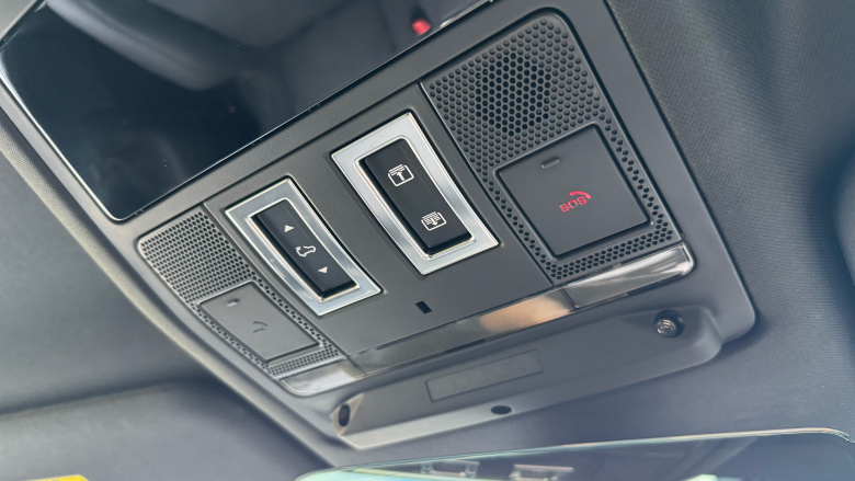 Land Rover Defender 3.0 D250 X-Dynamic HSE 90 3dr Auto Diesel Estate